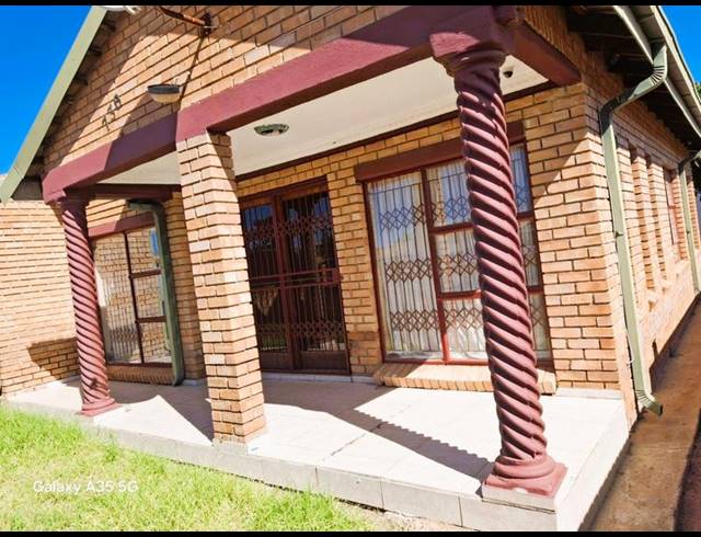 3 BEDROOM HOUSE FOR SALE IN MANKWENG